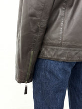 Load image into Gallery viewer, MEN'S RENÉ LEZARD FULLY LINED LEATHER JACKET W/ SHEARLING COLLAR