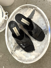 Load image into Gallery viewer, DOLCE&GABBANA BLACK PATENT LEATHER MULES (39)