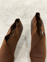 Load image into Gallery viewer, WALTER STEIGER BROWN PUMPS (40)
