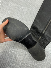 Load image into Gallery viewer, MIU MIU BLACK LEATHER BOOTS (38,5)
