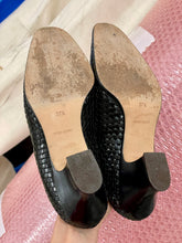 Load image into Gallery viewer, PRADA BLACK WOVEN LEATHER MULES (37,5)
