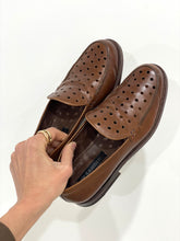 Load image into Gallery viewer, JIL SANDER BROWN PENNY LOAFER (38)
