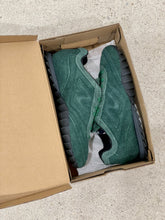 Load image into Gallery viewer, AURALEE x NEW BALANCE RC30 HUNTER GREEN (41,5)
