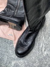 Load image into Gallery viewer, MIU MIU BLACK LEATHER BOOTS (38,5)
