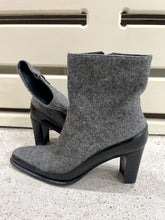 Load image into Gallery viewer, JIL SANDER HEELED ANKLE WOOL/LEATHER BOOTS (38)
