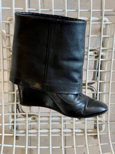 Load image into Gallery viewer, MARC JACOBS BLACK PLATFORM BOOTS (38)
