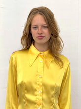 Load image into Gallery viewer, D&amp;G YELLOW SATIN BLOUSE WITH XL COLLAR
