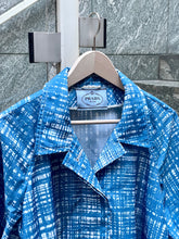 Load image into Gallery viewer, 2010 REISSUE OF 1996 PRADA PLAID BELTED RAIN COAT
