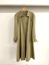 Load image into Gallery viewer, AQUASCUTUM UNISEX TRENCH COAT KHAKI
