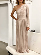 Load image into Gallery viewer, HALSTON HERITAGE PLEATED ROBE
