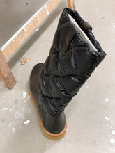 Load image into Gallery viewer, MONCLER BLACK WINTER DOWN BOOTS
